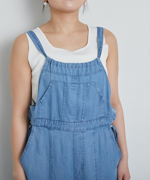 La boutique BonBon（ラブティックボンボン）の「セルロースデニムサロペット（ワンピース・レディース・サックスブルー・2）」の16枚目の写真