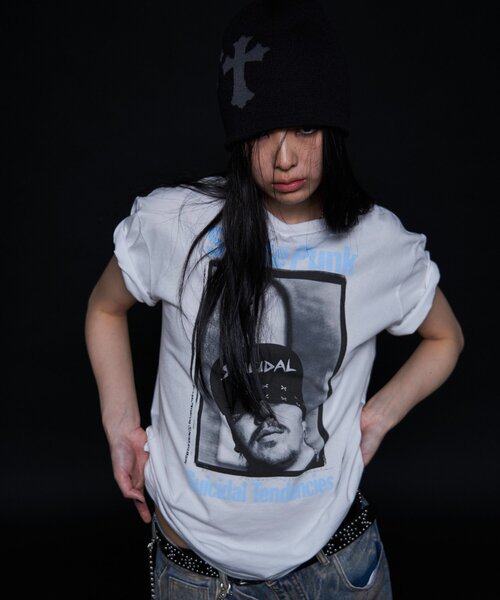WHO'S WHO gallery(フーズフーギャラリー)の「【PETERANDERSON×VIDEO SHOP】Suicidal Tendencies(Tシャツ/カットソー・レディース・ホワイト・SMALL/MEDIUM)」の5枚目の写真