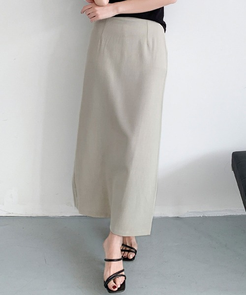 LOWO(ロワ)の「【S~Lサイズ展開】バックスリットIラインロングスカート(スカート・レディース・ベージュ/ブラウン/グレー/チャコールグレー/ブラック・S/M/L)」の1枚目の写真