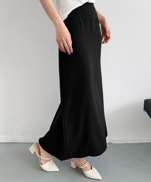 LOWO(ロワ)の「【S~Lサイズ展開】バックスリットIラインロングスカート(スカート・レディース・ベージュ/ブラウン/グレー/チャコールグレー/ブラック・S/M/L)」の2枚目の写真