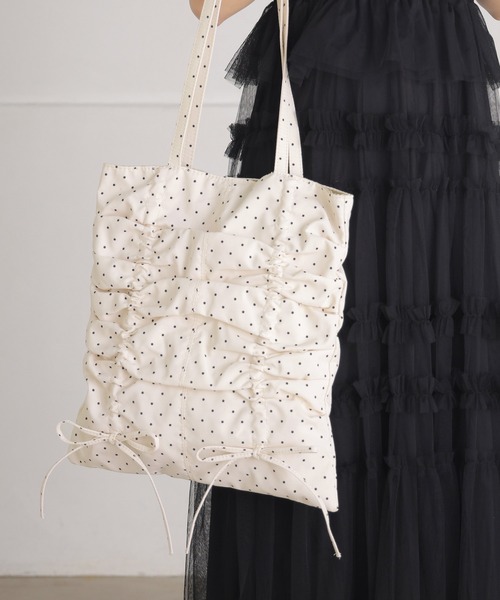 ALTROSE（アルトローズ）の「【A4・500mlペットボトル対応】 トート ドット リボン ピクシー（トートバッグ・レディース・アイボリー/ブラック・FREE）」の18枚目の写真