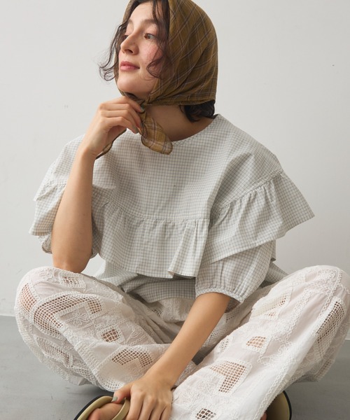 Crisp(クリスプ)の「front frill puff blouse / フロントフリルパフブラウス(シャツ/ブラウス・レディース・ブルー/アイボリー/ブラック・FREE)」の1枚目の写真