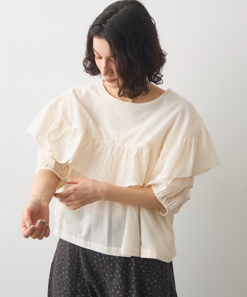 Crisp(クリスプ)の「front frill puff blouse / フロントフリルパフブラウス(シャツ/ブラウス・レディース・ブルー/アイボリー/ブラック・FREE)」の12枚目の写真