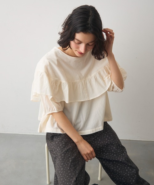 Crisp(クリスプ)の「front frill puff blouse / フロントフリルパフブラウス(シャツ/ブラウス・レディース・ブルー/アイボリー/ブラック・FREE)」の15枚目の写真