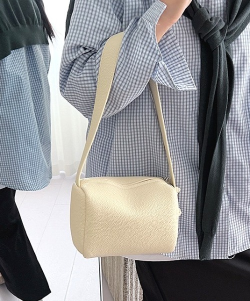 Vipoa(ヴィポア)の「Square Mini Shoulder Bag(ショルダーバッグ・レディース・ブルー/ホワイト/ブラック・FREE)」の10枚目の写真