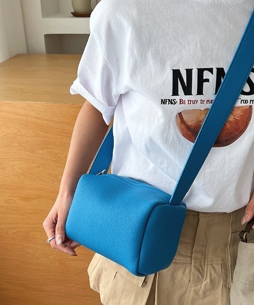 Vipoa(ヴィポア)の「Square Mini Shoulder Bag(ショルダーバッグ・レディース・ブルー/ホワイト/ブラック・FREE)」の21枚目の写真
