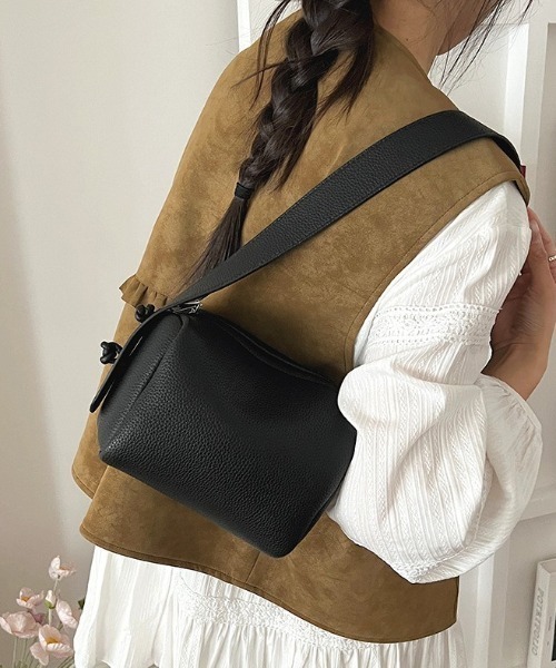 Vipoa(ヴィポア)の「Square Mini Shoulder Bag(ショルダーバッグ・レディース・ブルー/ホワイト/ブラック・FREE)」の4枚目の写真