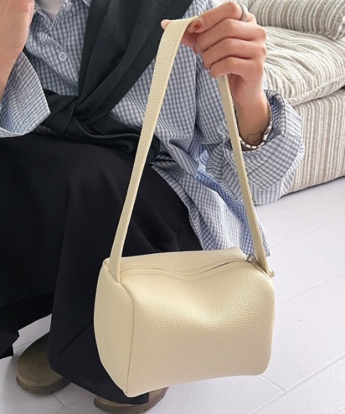 Vipoa(ヴィポア)の「Square Mini Shoulder Bag(ショルダーバッグ・レディース・ブルー/ホワイト/ブラック・FREE)」の12枚目の写真