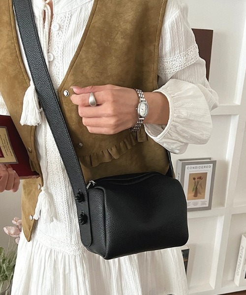 Vipoa(ヴィポア)の「Square Mini Shoulder Bag(ショルダーバッグ・レディース・ブルー/ホワイト/ブラック・FREE)」の6枚目の写真