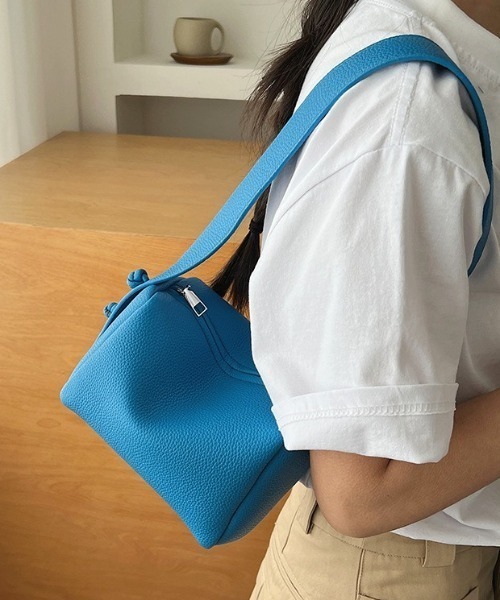 Vipoa(ヴィポア)の「Square Mini Shoulder Bag(ショルダーバッグ・レディース・ブルー/ホワイト/ブラック・FREE)」の17枚目の写真