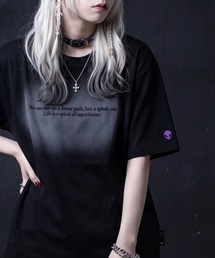 SCHWA（シュワ）の「【SCHWA/シュワ】スプレー加工 グラフィック ネックレス付き 半袖Tシャツ（Tシャツ/カットソー）」
