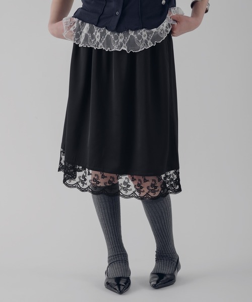 MUHET(ミュエータ)の「satin lace skirt / サテンレーススカート(スカート・レディース・ブラック/オフホワイト・MEDIUM/LARGE)」の2枚目の写真