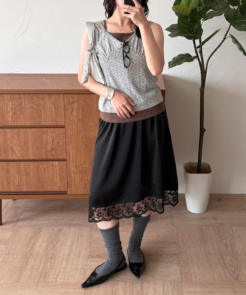 MUHET(ミュエータ)の「satin lace skirt / サテンレーススカート(スカート・レディース・ブラック/オフホワイト・MEDIUM/LARGE)」の19枚目の写真