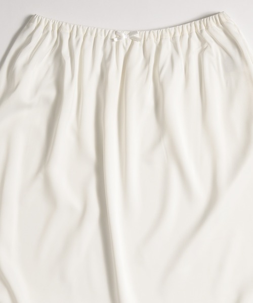 MUHET(ミュエータ)の「satin lace skirt / サテンレーススカート(スカート・レディース・ブラック/オフホワイト・MEDIUM/LARGE)」の3枚目の写真