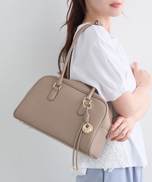 le.coeur blanc(ルクールブラン)の「ロングハンドルボストンバッグ(ボストンバッグ・レディース・グレイッシュベージュ/ブラック/ブラウン・FREE)」の11枚目の写真