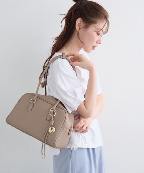 le.coeur blanc(ルクールブラン)の「ロングハンドルボストンバッグ(ボストンバッグ・レディース・グレイッシュベージュ/ブラック/ブラウン・FREE)」の10枚目の写真