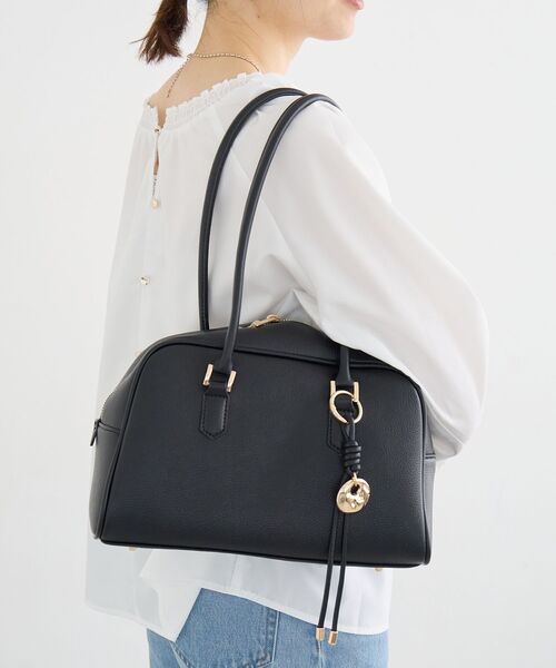 le.coeur blanc(ルクールブラン)の「ロングハンドルボストンバッグ(ボストンバッグ・レディース・グレイッシュベージュ/ブラック/ブラウン・FREE)」の15枚目の写真