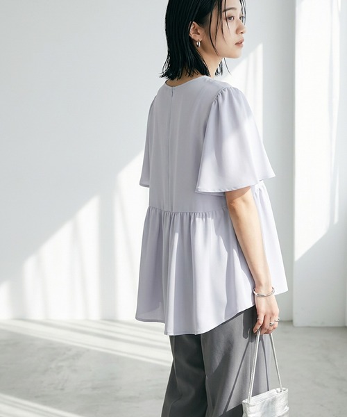 itto...（イット）の「【接触冷感＆UVカット】ひんやりさらさらジョーゼットフレア袖ペプラムトップス（Tシャツ/カットソー・レディース・ネイビー/オフホワイト/ライトブルー・FREE）」の17枚目の写真