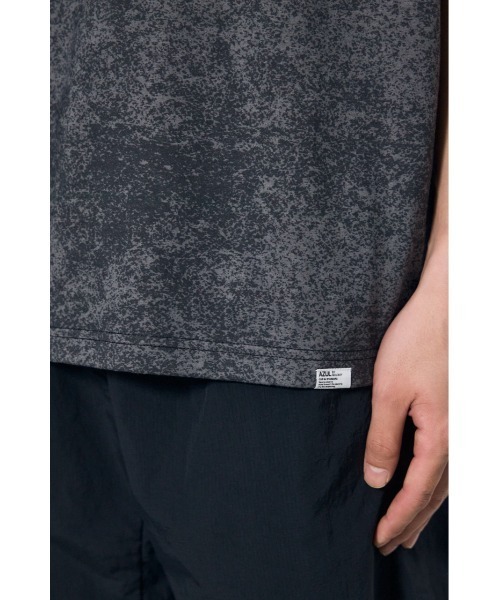AZUL by moussy（アズールバイマウジー）の「総柄半袖TEE（Tシャツ/カットソー・メンズ・グレー系その他/ブルー系その他3・MEDIUM/LARGE）」の3枚目の写真