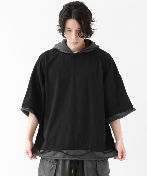 minsobi(ミンソビ)の「レイヤード風ドッキングデザイン 切りっぱなし 半袖 パーカー(ユニセックス)(Tシャツ/カットソー・メンズ・ブラック・FREE)」の1枚目の写真