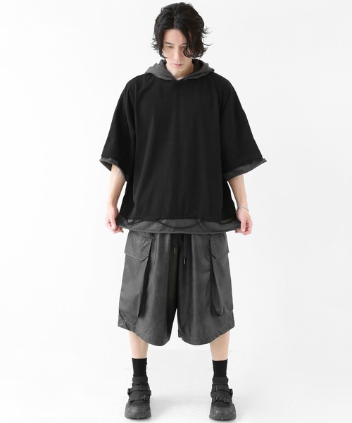minsobi(ミンソビ)の「レイヤード風ドッキングデザイン 切りっぱなし 半袖 パーカー(ユニセックス)(Tシャツ/カットソー・メンズ・ブラック・FREE)」の6枚目の写真