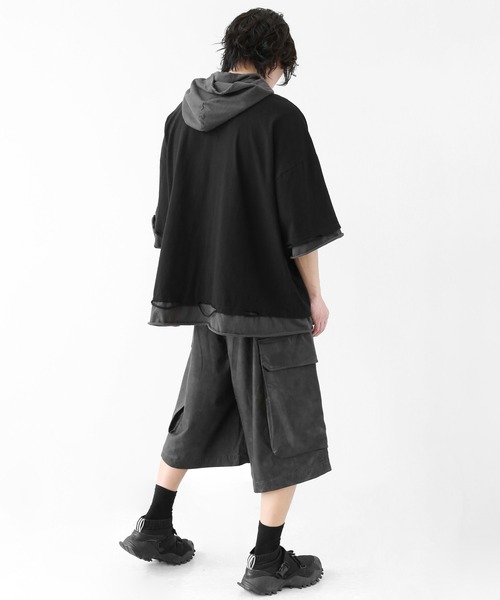minsobi(ミンソビ)の「レイヤード風ドッキングデザイン 切りっぱなし 半袖 パーカー(ユニセックス)(Tシャツ/カットソー・メンズ・ブラック・FREE)」の10枚目の写真