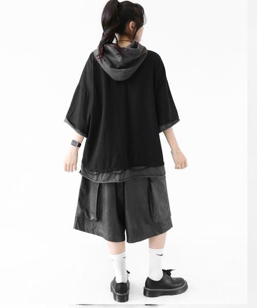 minsobi(ミンソビ)の「レイヤード風ドッキングデザイン 切りっぱなし 半袖 パーカー(ユニセックス)(Tシャツ/カットソー・メンズ・ブラック・FREE)」の13枚目の写真