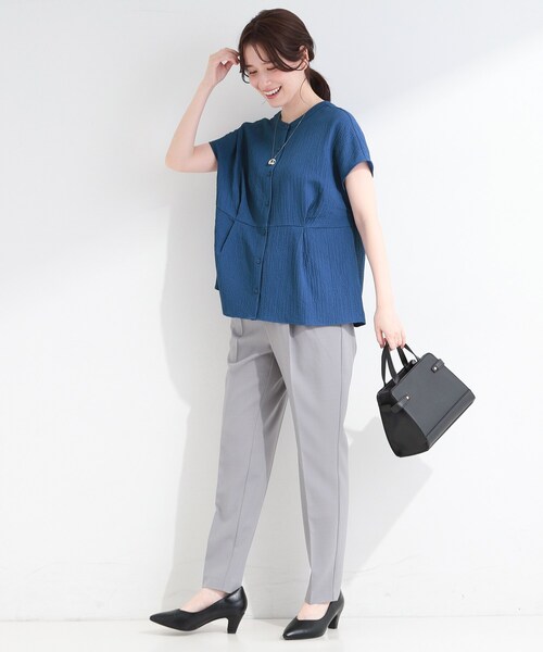 SHOO・LA・RUE(シューラルー)の「【前後2WAY/S-LL/洗濯機可】インしない リボンがアクセント ウエストタックブラウス(シャツ/ブラウス・レディース・ブラック/アイボリー/ブルー系その他・01/02/04/03)」の6枚目の写真
