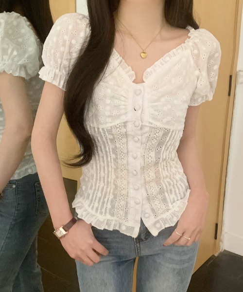 FAVORITO(ファヴォリート)の「パンチングレースブラウス(シャツ/ブラウス・レディース・オフホワイト・S/M/L/XL)」の3枚目の写真