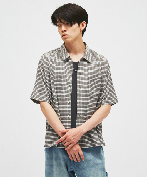 JOURNAL STANDARD(ジャーナルスタンダード)の「チェック サッカー 半袖 シャツ(シャツ/ブラウス・メンズ・ブラック/ライトグレー/サックスブルー/レッド・MEDIUM/LARGE)」の2枚目の写真