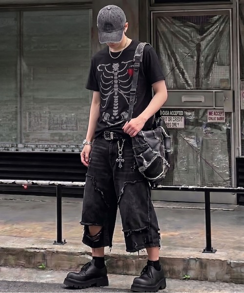 SPINNS（スピンズ）の「短丈スケルトンプリントTシャツ/ラインストーンデザイン（Tシャツ/カットソー・メンズ・ブラック/イエローゴールド/ブラック系その他・ONESIZE）」の10枚目の写真