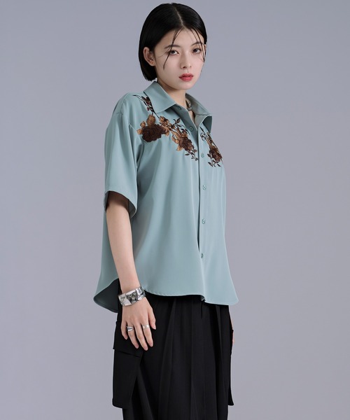 Ellno Loset(エルノロゼット)の「フラワー刺繍トロミレギュラーシャツ(シャツ/ブラウス・メンズ・ミント/ブラック/オフホワイト・MEDIUM/SMALL/LARGE)」の19枚目の写真