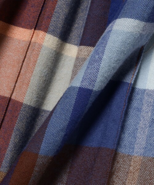 BEAMS BOY(ビームスボーイ)の「ビッグ チェック ラップ スカート(スカート・レディース・オレンジ/ブラック/インディゴブルー・3/2/1/0)」の11枚目の写真
