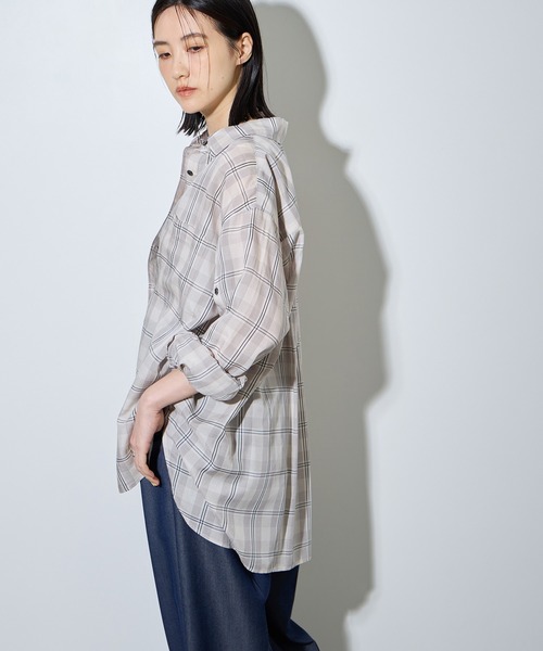 ADAM ET ROPE'（アダムエロペ）の「【サステナブル】チェック&ソリッド スリットシャツ（シャツ/ブラウス・レディース・サックスブルー/ブラウン系その他/オフホワイト/ホワイト・FREE）」の12枚目の写真