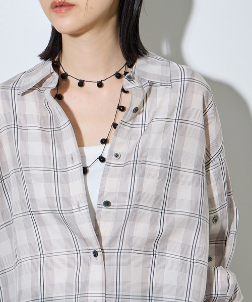ADAM ET ROPE'（アダムエロペ）の「【サステナブル】チェック&ソリッド スリットシャツ（シャツ/ブラウス・レディース・サックスブルー/ブラウン系その他/オフホワイト/ホワイト・FREE）」の15枚目の写真