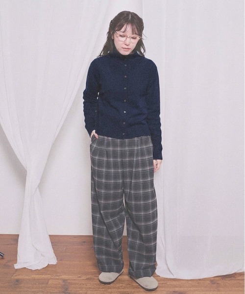 fig London(フィグロンドン)の「AIRLYS cardigan(ニット/セーター・レディース・ネイビー/ピンク/サックスブルー/アイボリー・FREE)」の6枚目の写真