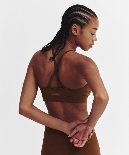 MENASOO(ミナス)の「Cross Strap Bra Top_Brown(チューブトップ・レディース・ブラウン・MEDIUM/LARGE/SMALL)」の9枚目の写真