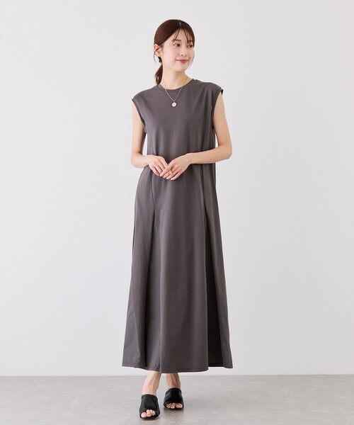 Jayro(ジャイロ)の「サイド異素材使いワンピース(ワンピース・レディース・チャコールグレー/ベージュ/ブラック・M)」の10枚目の写真