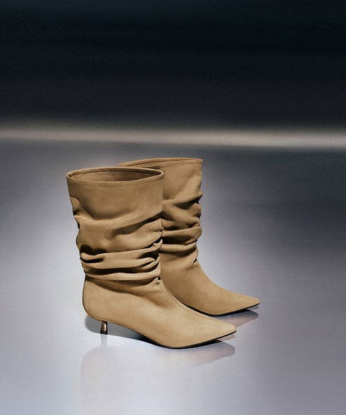 CHARLES & KEITH（チャールズ & キース）の「ルーシュド キトゥンヒール カーフ ブーツ（ブーツ・レディース・ブラウン系その他7/サンドベージュ・23.5cm/23cm/22.5cm/25cm/24.5cm）」の4枚目の写真