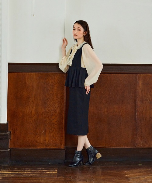 Audie a Muses(オーディアミューズ)の「【モデル美香着用】パウダーシフォンAudie a Musesロゴ刺繍ブラウス(シャツ/ブラウス・レディース・ブラック/ベージュ/オフホワイト・38/42)」の6枚目の写真