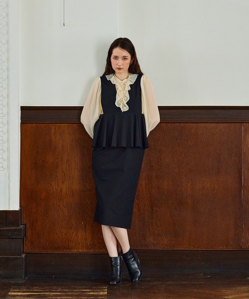 Audie a Muses(オーディアミューズ)の「【モデル美香着用】パウダーシフォンAudie a Musesロゴ刺繍ブラウス(シャツ/ブラウス・レディース・ブラック/ベージュ/オフホワイト・38/42)」の7枚目の写真
