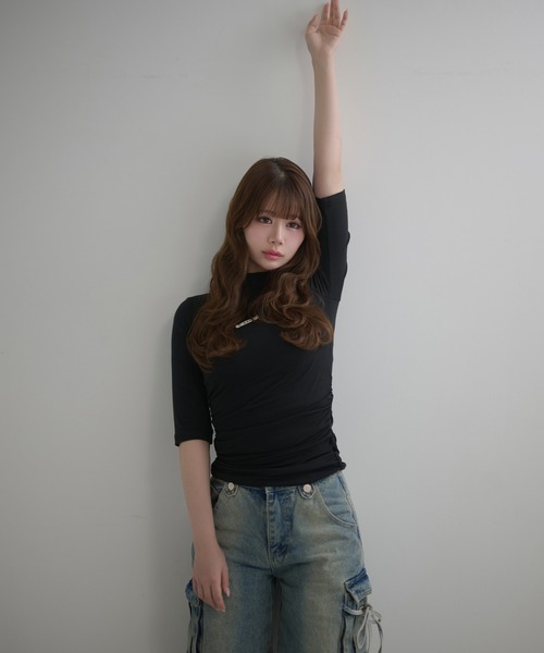 M DOLLY（エムドリー）の「*M DOLLY original* Side shirring logo tops / サイドシャーリングロゴトップス（Tシャツ/カットソー・レディース・アイボリー/グレー/ブラック・FREE）」の8枚目の写真