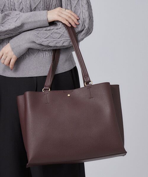 SHOO・LA・RUE(シューラルー)の「【軽量/A4】ふわっと軽いボックストートバッグ(トートバッグ・レディース・ブラック/ベージュ/ボルドー・00)」の3枚目の写真