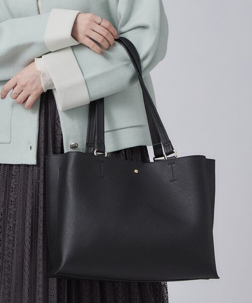 SHOO・LA・RUE(シューラルー)の「【軽量/A4】ふわっと軽いボックストートバッグ(トートバッグ・レディース・ブラック/ベージュ/ボルドー・00)」の4枚目の写真