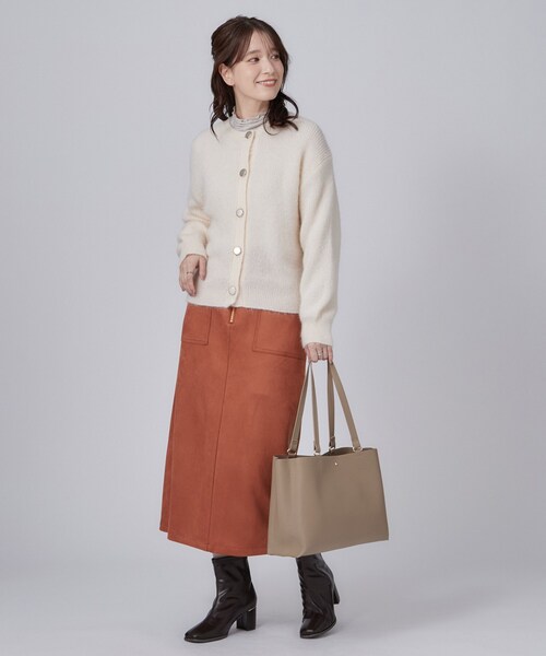 SHOO・LA・RUE(シューラルー)の「【軽量/A4】ふわっと軽いボックストートバッグ(トートバッグ・レディース・ブラック/ベージュ/ボルドー・00)」の7枚目の写真