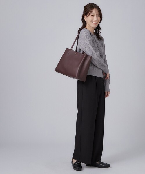SHOO・LA・RUE(シューラルー)の「【軽量/A4】ふわっと軽いボックストートバッグ(トートバッグ・レディース・ブラック/ベージュ/ボルドー・00)」の9枚目の写真