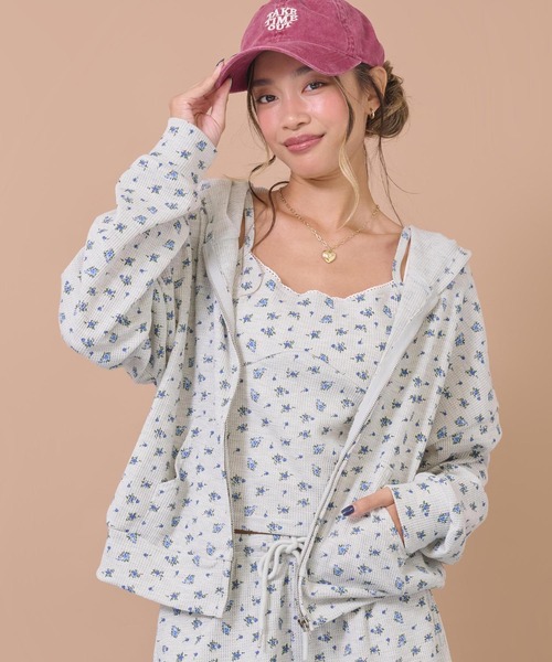 anap mimpi(アナップミンピ)の「花柄ワッフルジップパーカー(パーカー・レディース・グレー/ネイビー・F)」の1枚目の写真