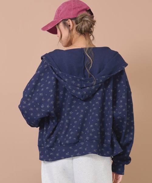 anap mimpi(アナップミンピ)の「花柄ワッフルジップパーカー(パーカー・レディース・グレー/ネイビー・F)」の21枚目の写真