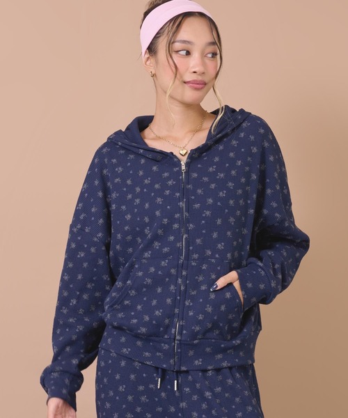 anap mimpi(アナップミンピ)の「花柄ワッフルジップパーカー(パーカー・レディース・グレー/ネイビー・F)」の12枚目の写真