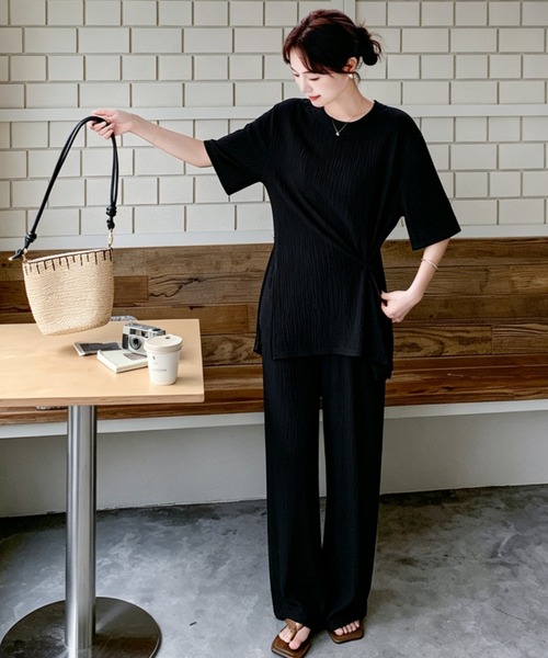 Aelina(エリナ)の「クルーネックスリットTシャツ&イージーパンツセットアップ(セットアップ・レディース・ホワイト/ブラック・FREE)」の14枚目の写真